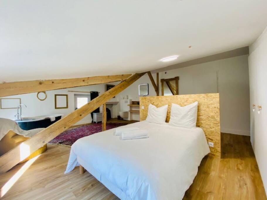 L'Olympique, Appartement 8 Voyageurs Avec Parking Savignac-les-Ormeaux Exterior photo
